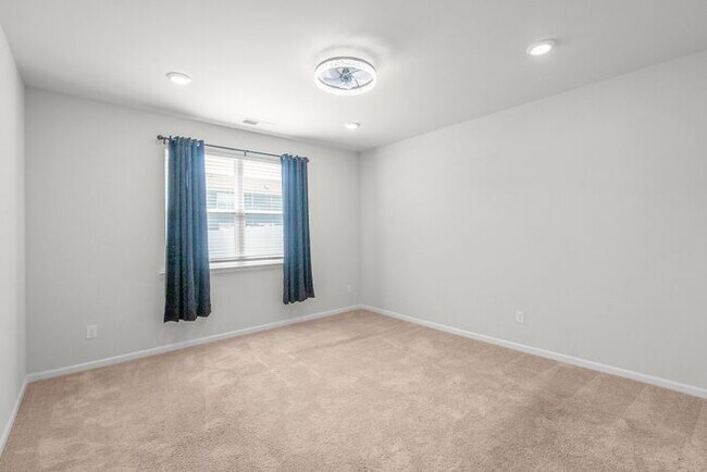 Building Photo - Luxury Living Begins at Home: Where Every Day Feels Like a Retreat; 5BR/3BA, Office