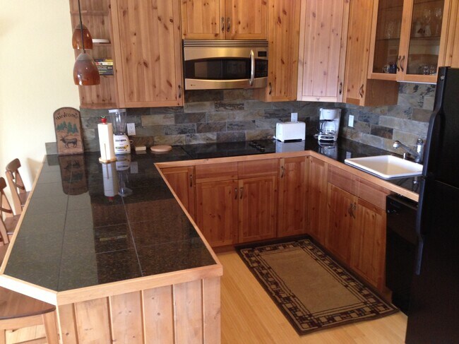 Building Photo - 313 Tramway Dr