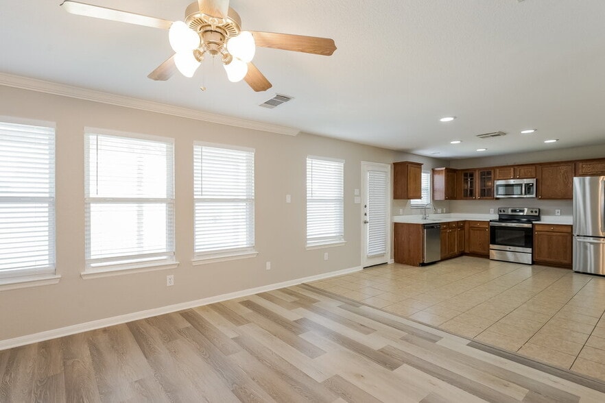 Building Photo - 8410 Tararin Ln