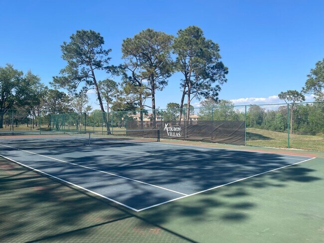 Building Photo - 13827 Fairway Island Dr