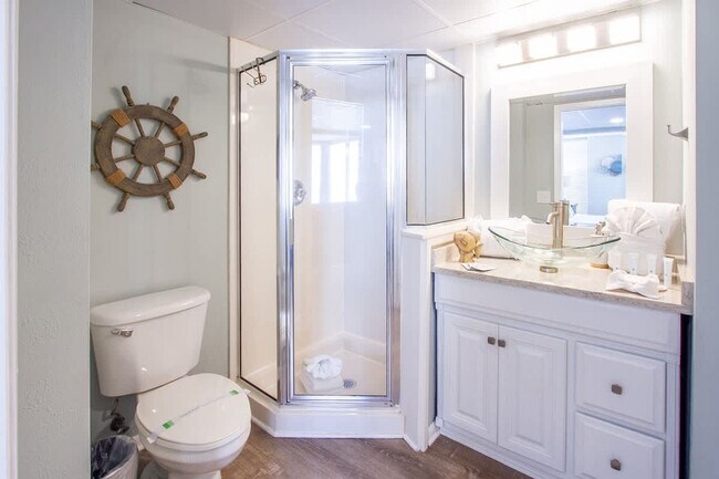 Building Photo - 10517 Front Beach Rd