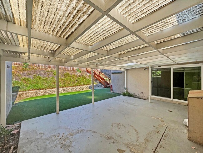 Building Photo - Beautiful 5BD/3BA House Near SDSU W/ W/D, ...
