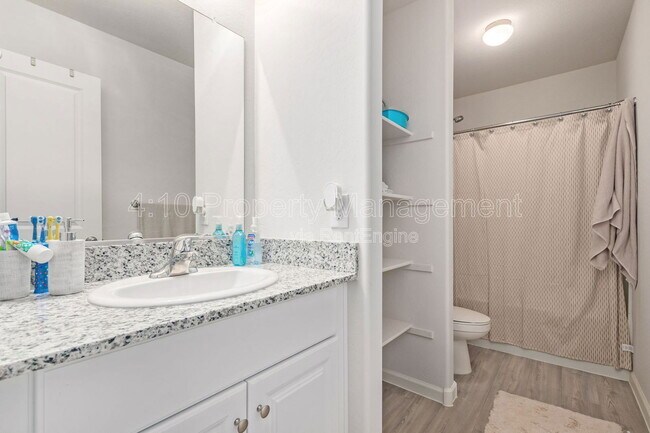 Building Photo - 45174 W Sandhill Rd