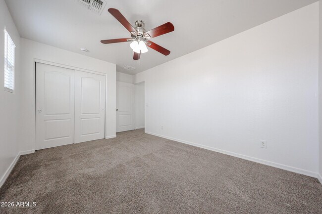 Building Photo - 41298 W Park Hill Dr