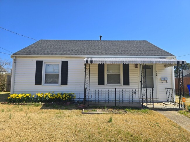 Primary Photo - SPACIOUS 3 BEDROOM HOME LOCATED IN NORFOLK...