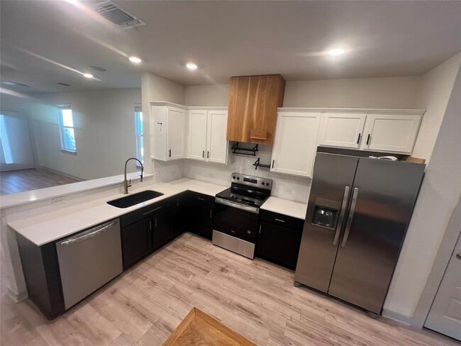 Building Photo - 10805 Tildon Ave