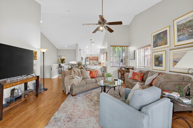 Building Photo - 7677 Lexington Club Blvd