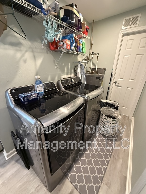 Building Photo - 749 Linden Ct