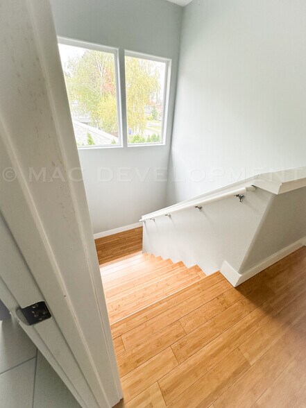 Building Photo - 9105 NE Sacramento St