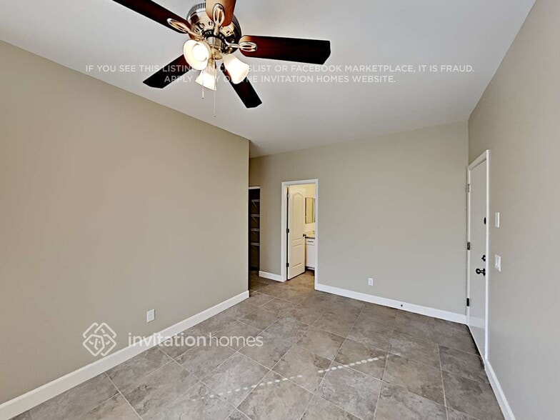 Building Photo - 10054 E Impala Ave