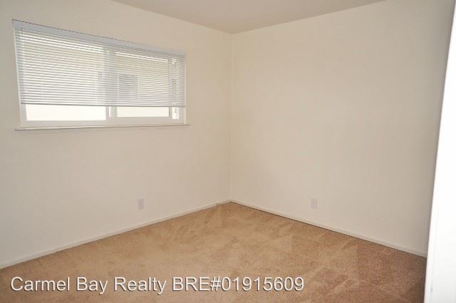 Building Photo - 300 Watson St