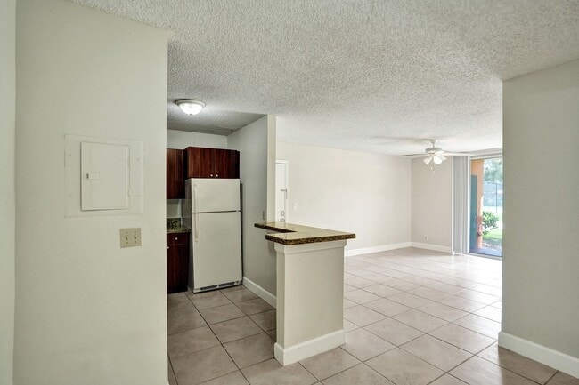 Building Photo - Updated 2 Bed, 2 Bath 1st Floor Condo with...