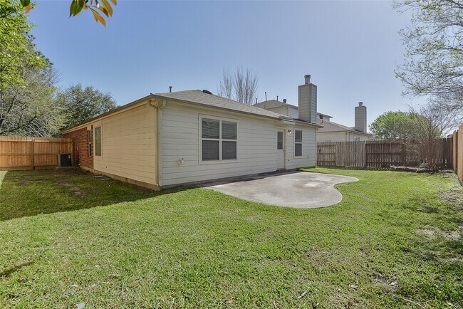 Building Photo - 2825 Woodspring Forest Dr