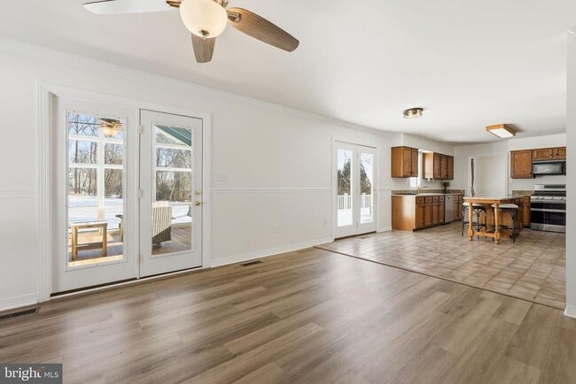 Building Photo - 35298 Scotland Heights Rd