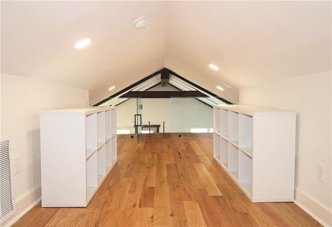 Building Photo - 49 New St