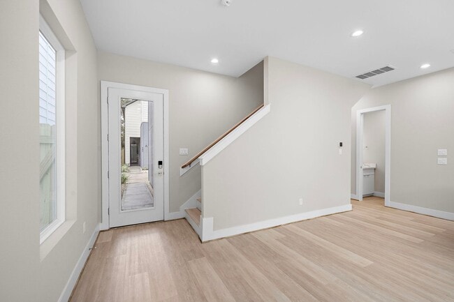 Building Photo - 3 Bed 2.5 Bath New Construction Available NOW!