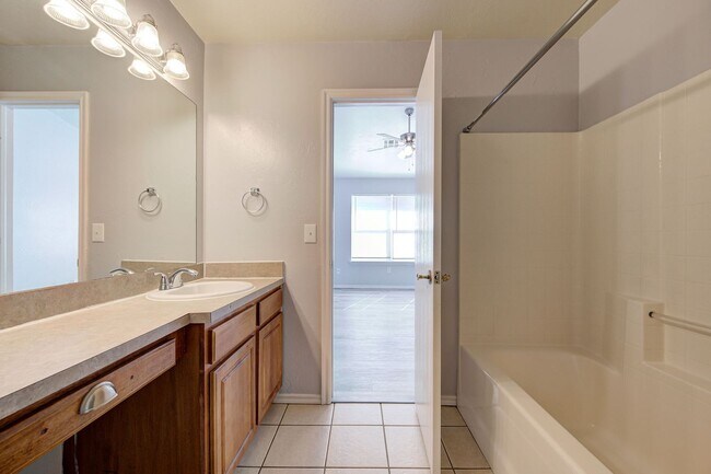 Building Photo - 605 Welston Cir