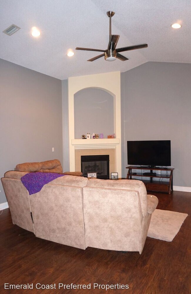 Building Photo - 3 br, 2 bath House - 2039 Fountainview Dr.