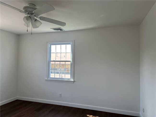 Building Photo - 11 Pocono Rd