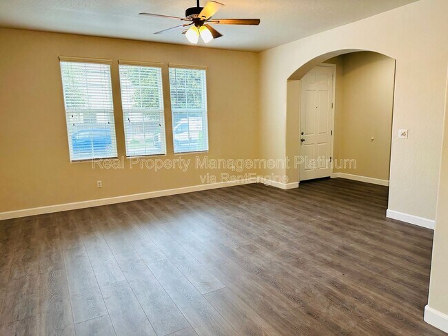 Building Photo - 4333 W Pinsapo Dr