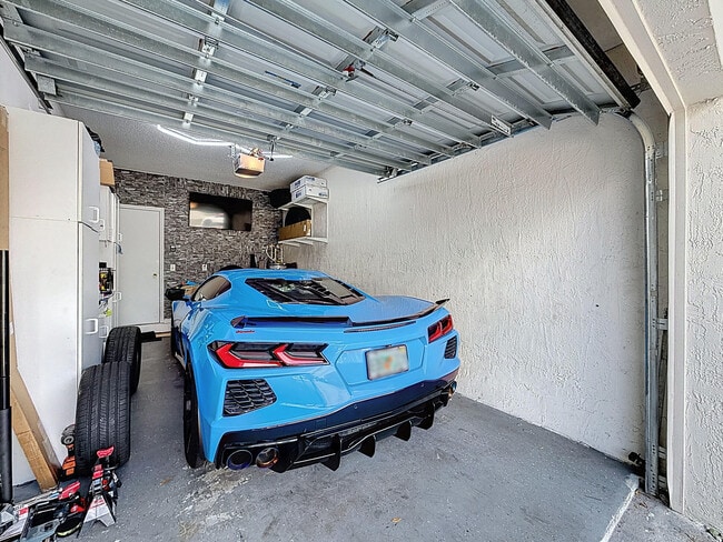 Building Photo - 4702 NW 59th Manor