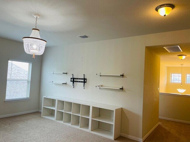 Building Photo - 4118 Kingsley Ave