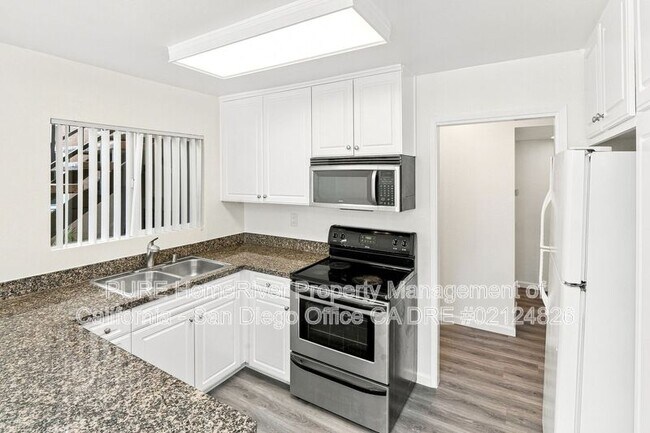 Building Photo - 17087 W Bernardo Dr