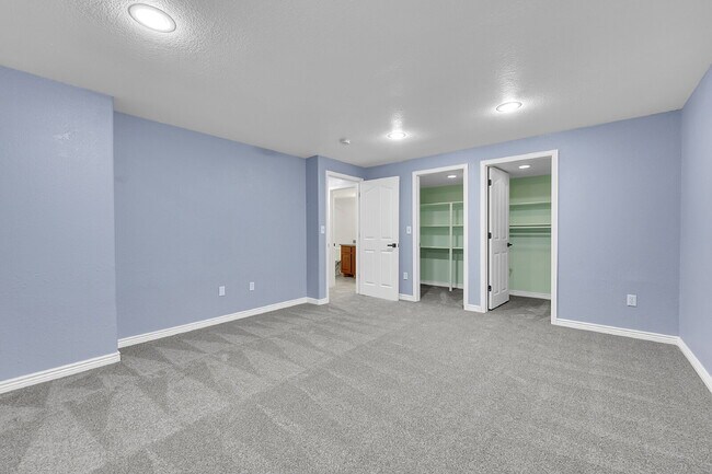 Building Photo - $3,650 - 4 Bed, 4 Bath Home with 4 Car Gar...