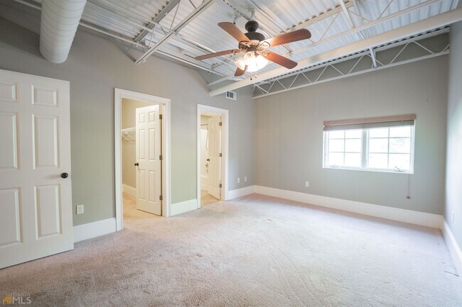 Building Photo - 315 N Main St