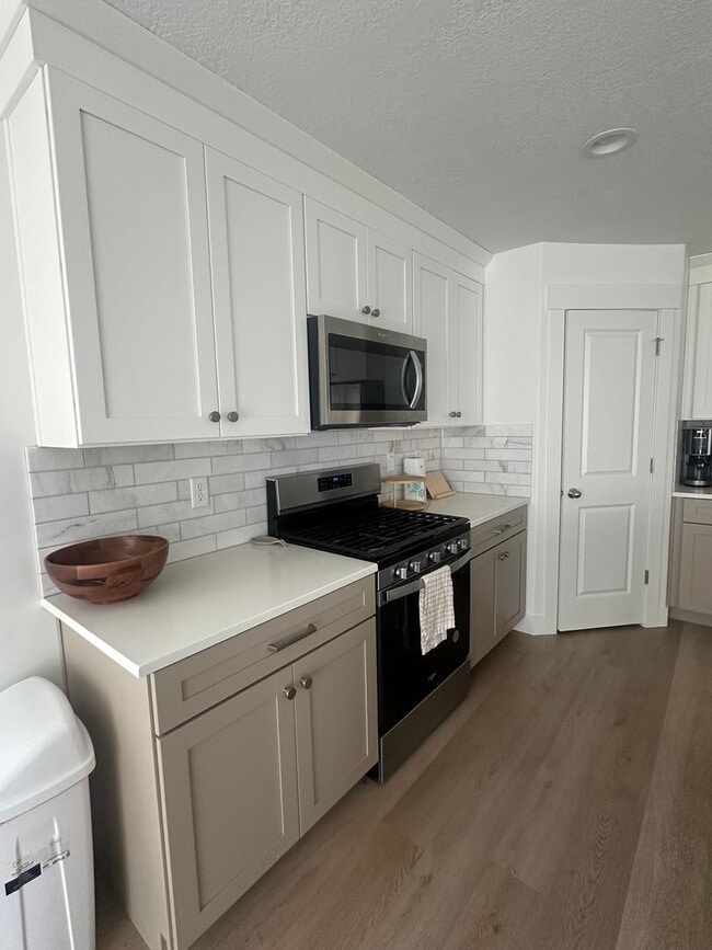 Building Photo - Absolutely STUNNING Home in Lehi!!!