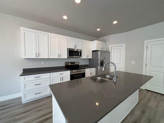 Building Photo - SAND HOLLOW TOWNHOME FOR RENT!