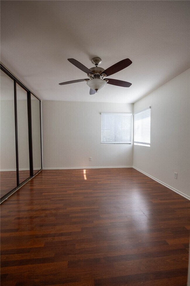 Building Photo - 2321 S Magnolia Ave