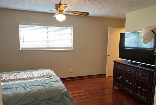 Building Photo - 1430 Kenforest Dr