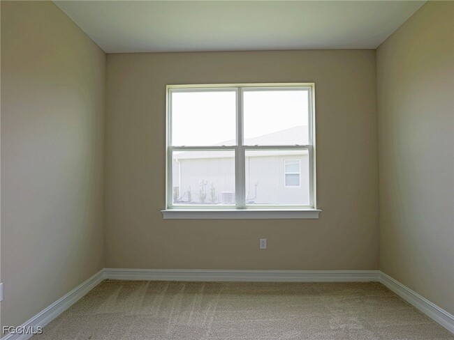 Building Photo - 269 Spg Hl Lk Lp