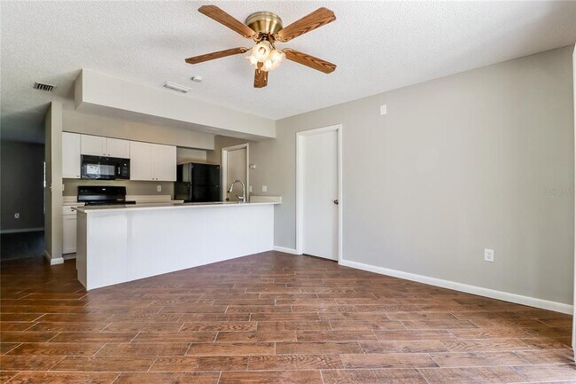 Building Photo - 2289 Crystalview Ct