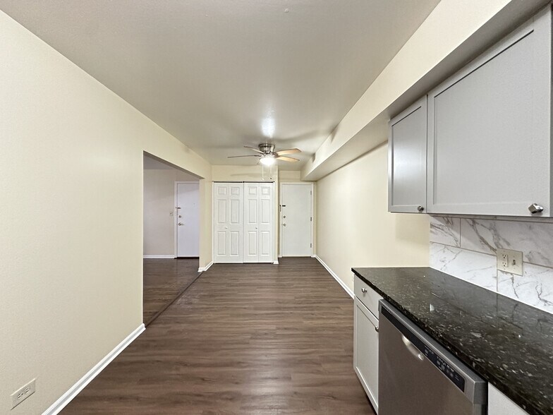 Building Photo - 622 Lincoln Ave