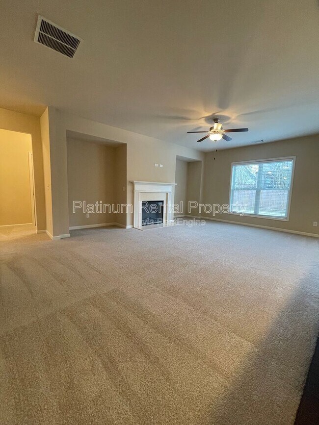 Building Photo - 5755 Rialto Way