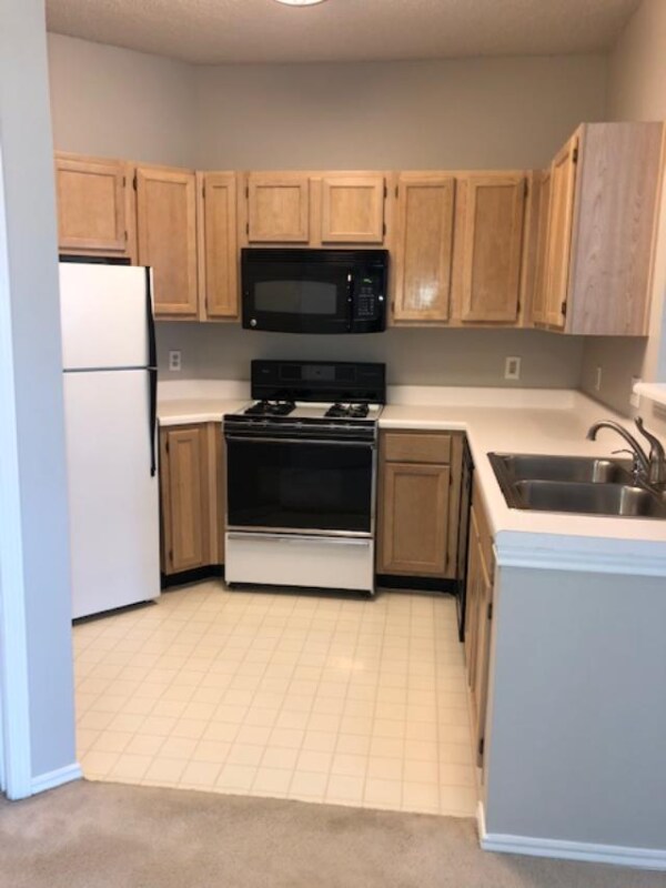 Building Photo - 13058 Autumn Woods Way