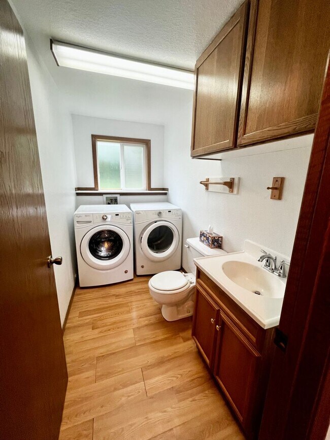 Building Photo - **** Application pending ****