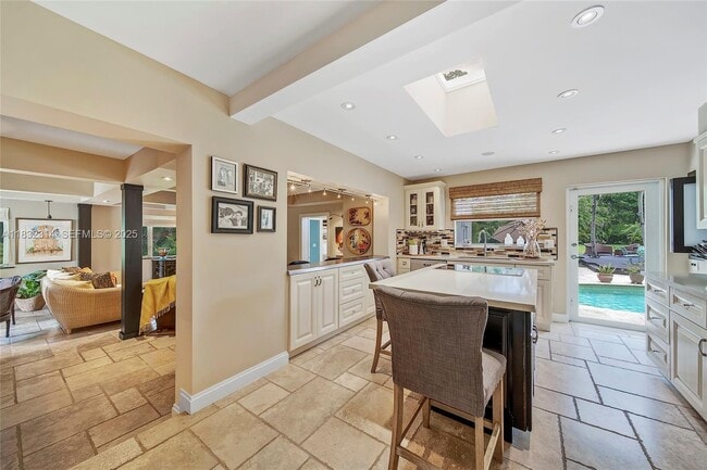 Building Photo - 6645 SW 73rd Ct