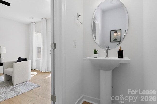 Building Photo - 3709 Lou Ann Ave