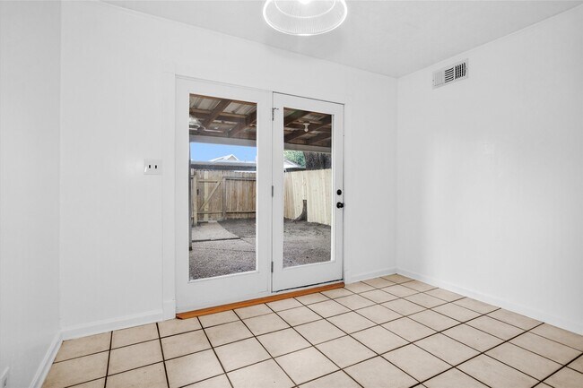 Building Photo - 9541 Clanton St