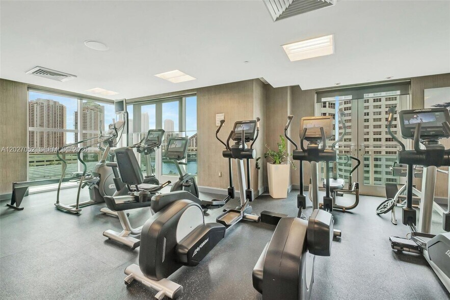 Fitness Center - 950 Brickell Bay Dr