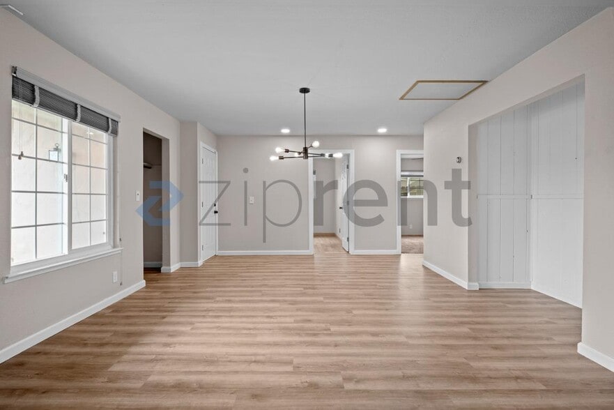 Building Photo - 208 Richard Pl