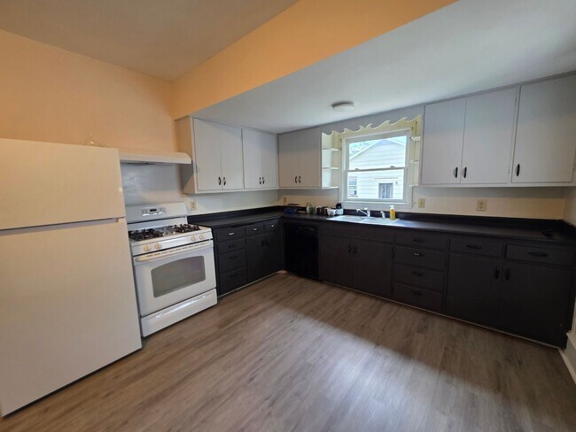 Building Photo - 4 Bed 2 Bath Single Family Home in Wisconsin Rapids