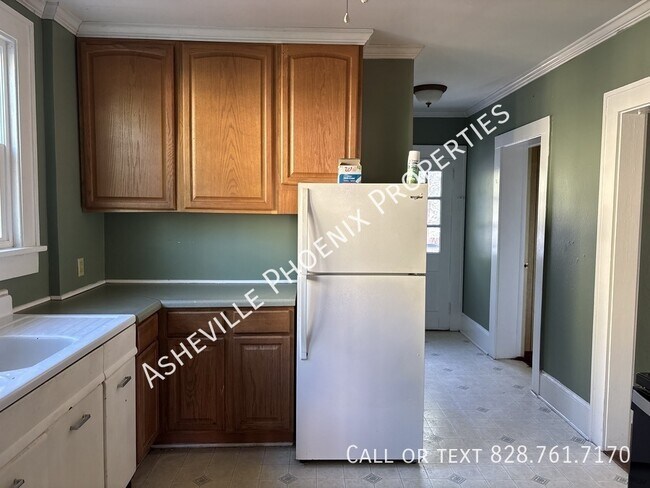 Building Photo - 31 Lucerne Ave