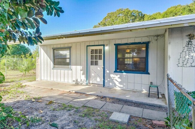 Building Photo - 3147 Naylor Terrace