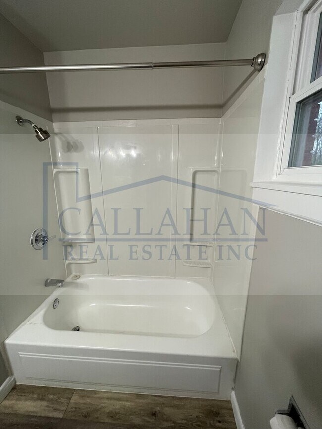 Building Photo - 313 Parkdale Rd