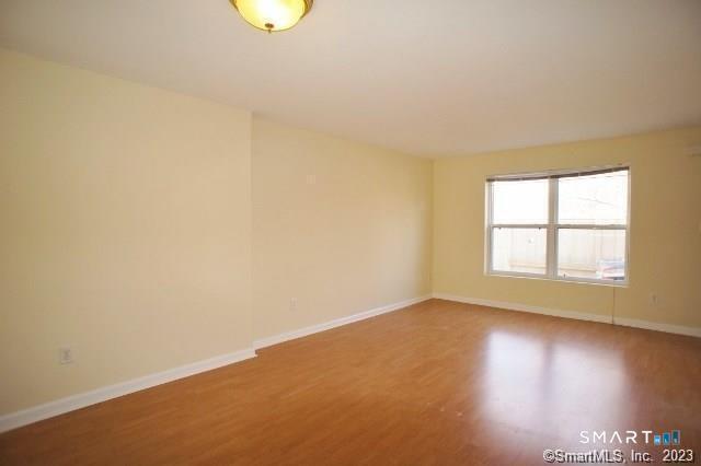 Building Photo - 16 Oakwood Ave