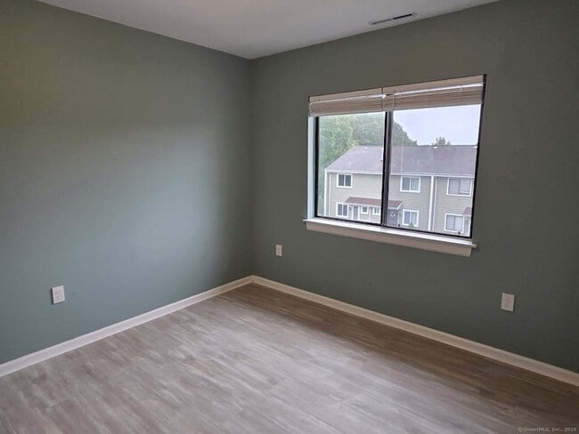 Building Photo - 335 Monticello Dr